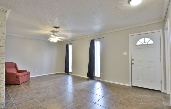 3 beds, 2 baths, $1,600