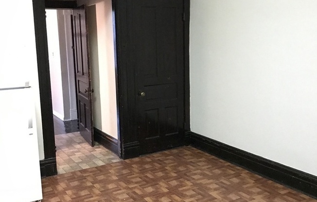 1 bed, 1 bath, 1,155 sqft, $850, Unit 2848 Wyoming Apt 1F