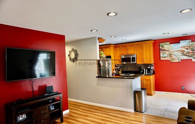 CHARMING & MODERN 2 BED 2 BATH 2 PARKING TOWNHOME IN WAIKELE!