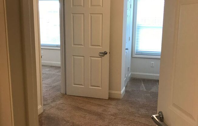 2 beds, 2 baths, 840 sqft, $1,824, Unit 4-0509