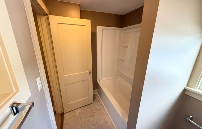2 beds, 1.5 baths, 1,160 sqft, $1,750, Unit 7342
