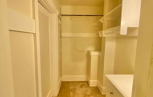 Studio, 1 bath, 425 sqft, $995, Unit 001