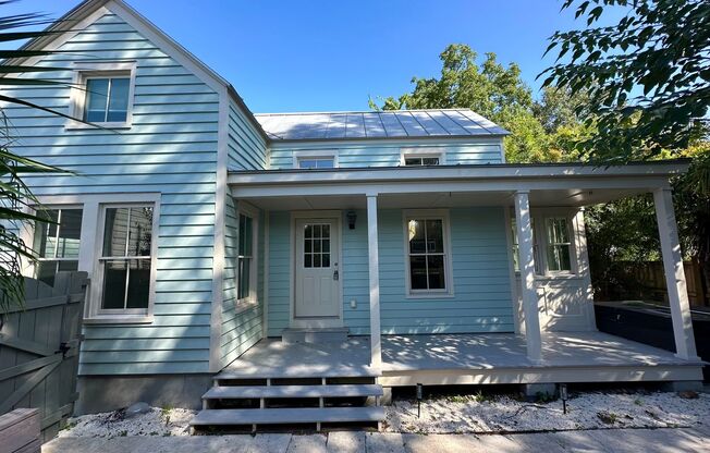 Charming One Bedroom Carriage Home in Downtown Charleston