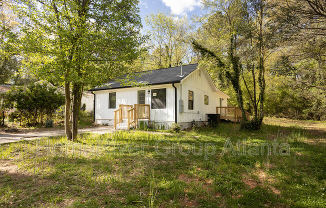 3363 DELMAR LN NW