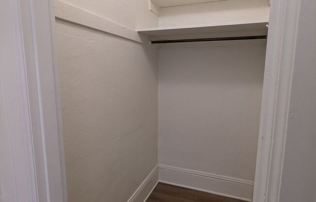 Studio, 1 bath, 500 sqft, $1,195, Unit B