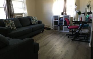 1 bed, 1 bath, $1,300, Unit Unit 3