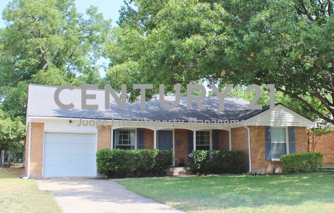 Gorgeous 3/1.5/1 in Richardson Heights For Rent!
