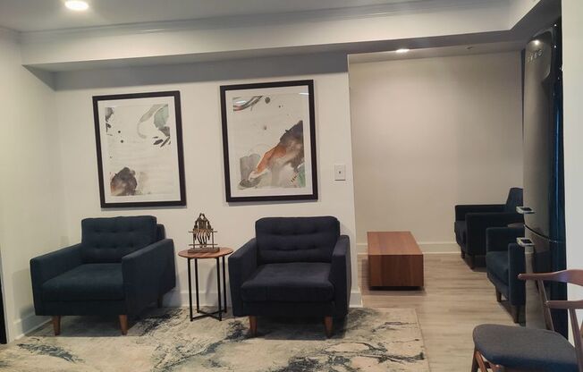 Studio, 1 bath, 329 sqft, $1,185, Unit 302