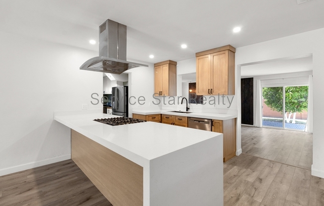 2121 W AVALON DR