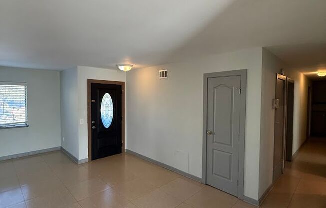 3 Bedroom 2 Bathroom Granada Hills Home (Main House) Great Location!