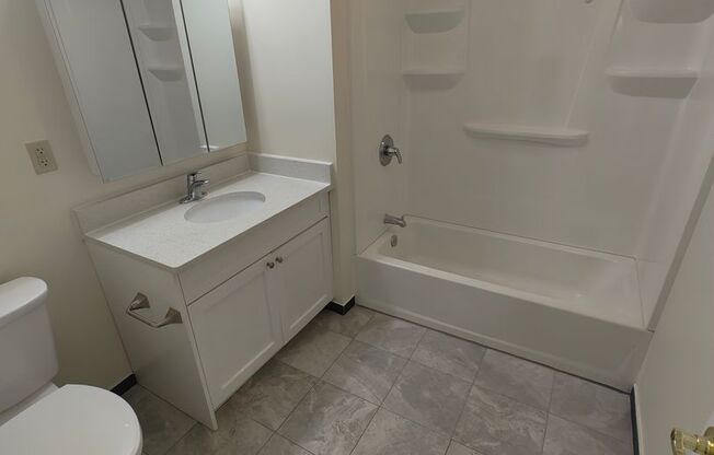 1 bed, 1 bath, 500 sqft, $1,600, Unit O-102