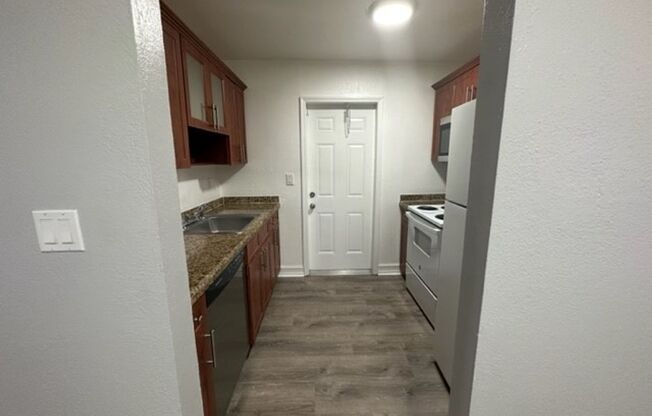 2 beds, 2 baths, 1,050 sqft, $1,995, Unit 103