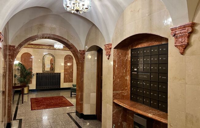 Studio, 1 bath, 425 sqft, $1,585, Unit 429-207