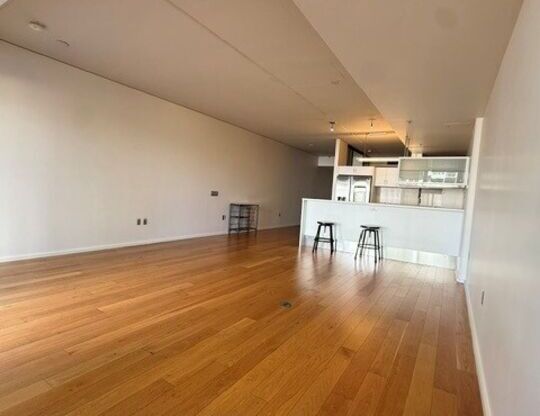 1 bed, 1 bath, 1,040 sqft, $3,000, Unit 418