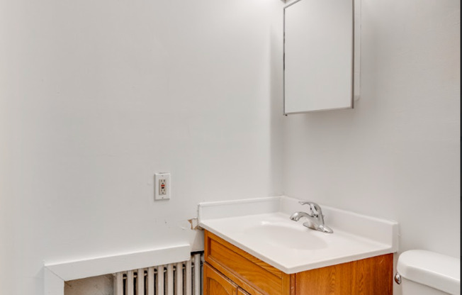 2 beds, 1 bath, 750 sqft, $1,400, Unit 10