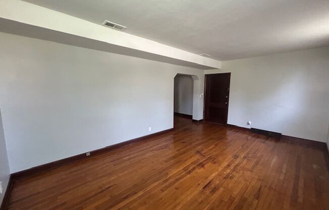 1003 W Locust St