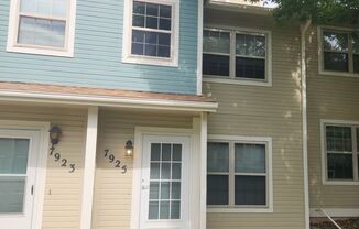 2-Bedroom 1 car garage, Townhome in District 20- Near Rampart