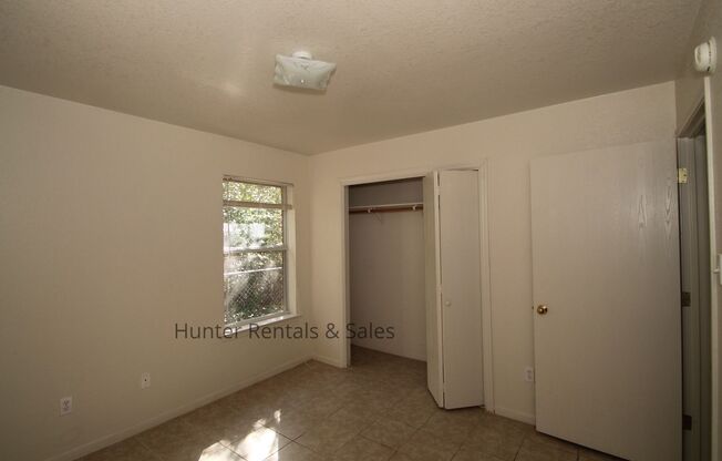 3 beds, 2 baths, $1,075