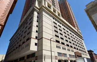 Charming 1 Bedroom/1 Bathroom Apartment Unit with In-Unit Laundry in Downtown Baltimore, MD!