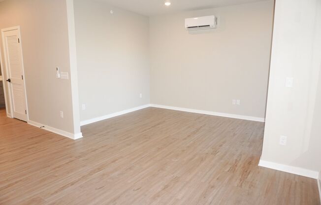 Studio, 1 bath, 580 sqft, $1,099, Unit 517