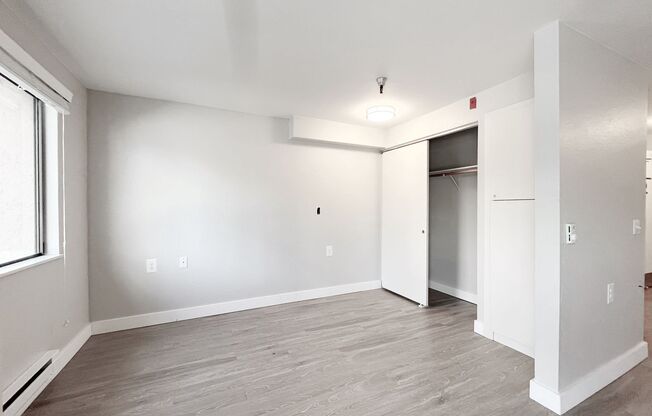 Studio, 1 bath, 480 sqft, $1,295, Unit 216