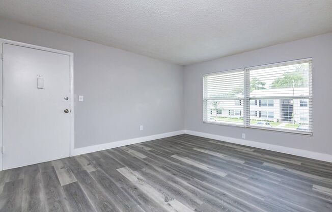 2 beds, 1 bath, 830 sqft, $1,399, Unit 01 - 0422