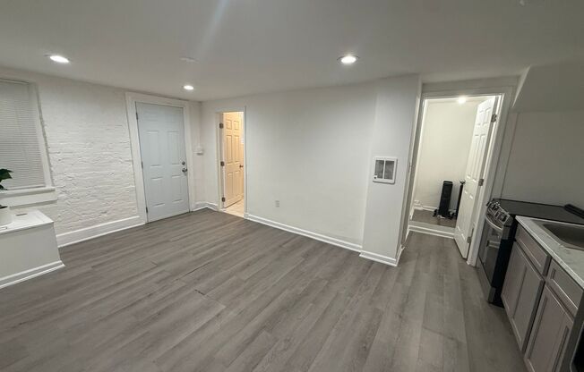 20 E Read St