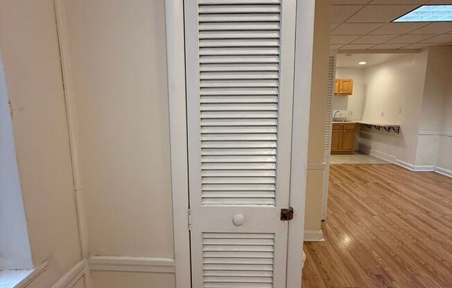 Studio, 1 bath, 315 sqft, $1,200, Unit New King Edward 1A4