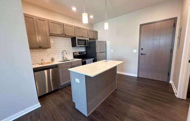 Studio, 1 bath, 580 sqft, $1,099, Unit 517