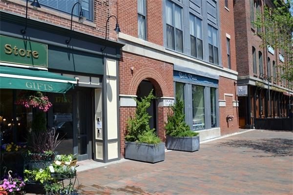 2 beds, 2 baths, 1,043 sqft, $4,400, Unit 306