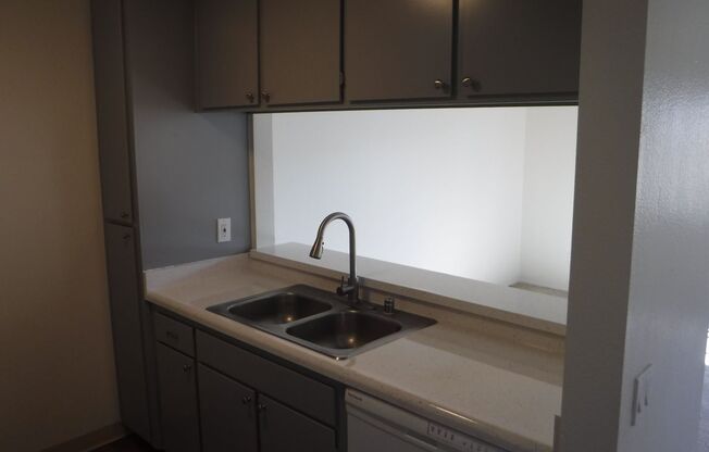 1 bed, 1 bath, $1,995, Unit 30