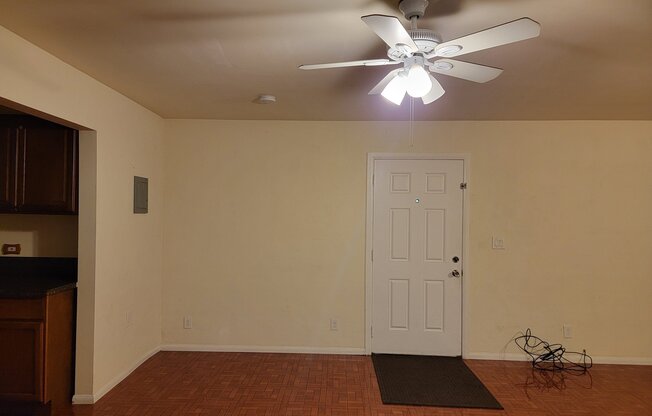 206 W CEDAR AVE