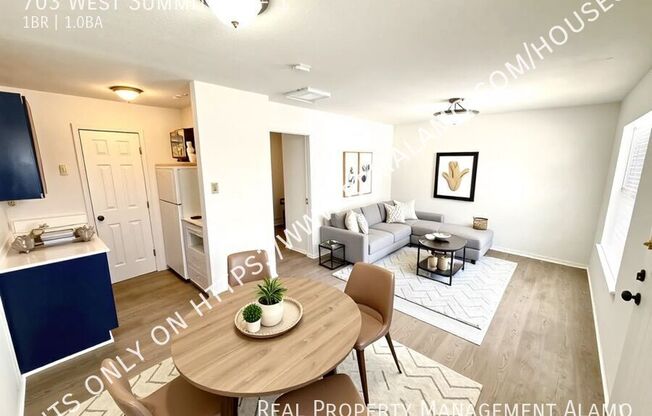 703 West Summit Ave