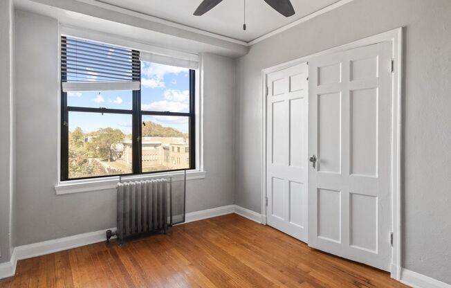 2 beds, 1 bath, 800 sqft, $1,095, Unit 401