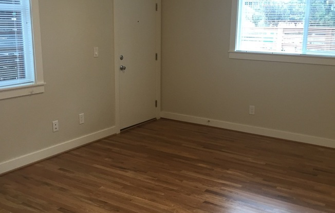 2 beds, 1 bath, $1,845, Unit 7