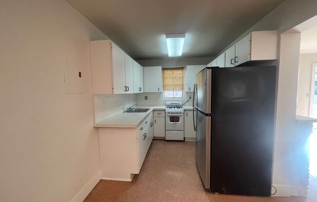 1 bed, 1 bath, 704 sqft, $1,880, Unit 127-09