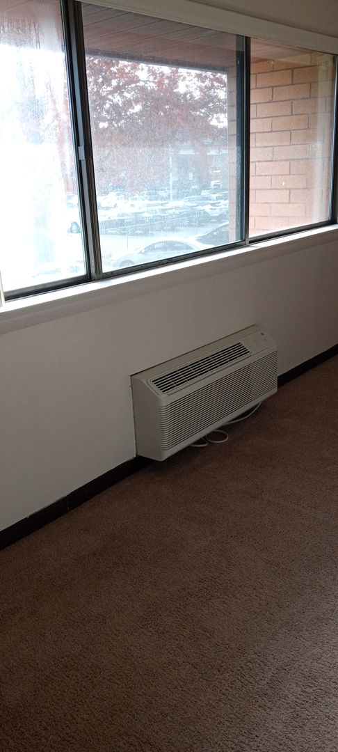 1 bed, 1 bath, 760 sqft, $1,050, Unit 218E