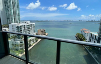Spacious 2bed/2bath unit at luxury Icon Bay, with amazing bay and city views.