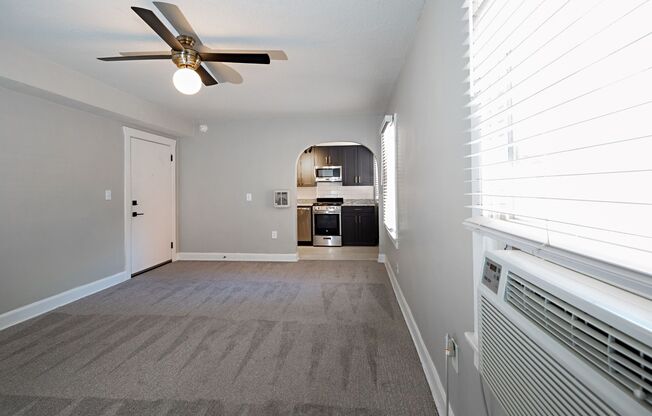 Studio, 1 bath, 395 sqft, $795, Unit 015