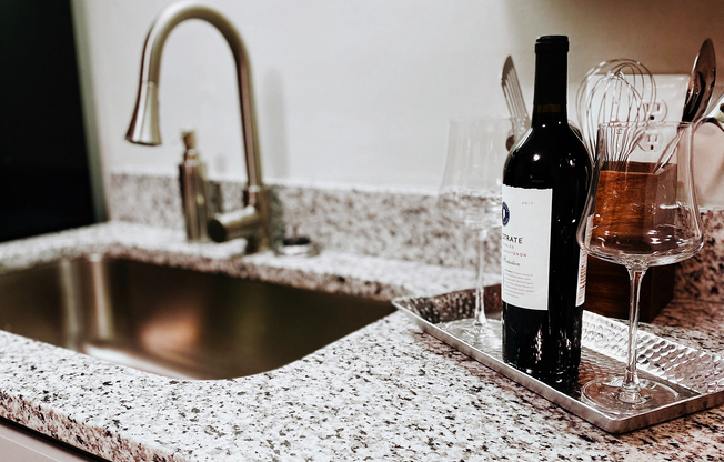 Granite-Counter-Use-This-Pic
