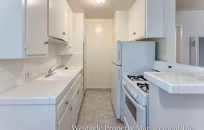 1 bed, 1 bath, $2,195, Unit 1