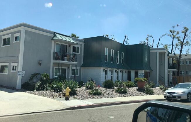 2 beds, 2 baths, 936 sqft, $2,295, Unit 01