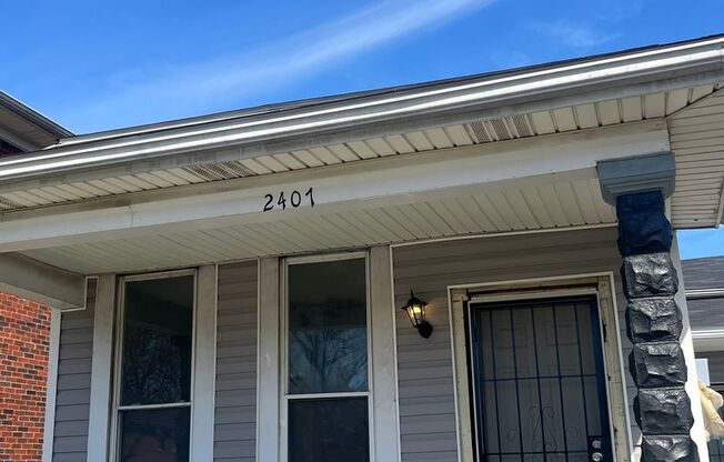Beautiful Fully Renovated 2/1 Duplex!