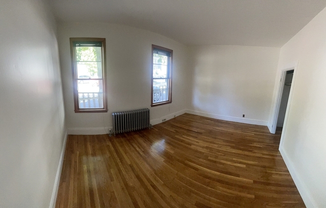 3 beds, 1 bath, $2,900, Unit 1