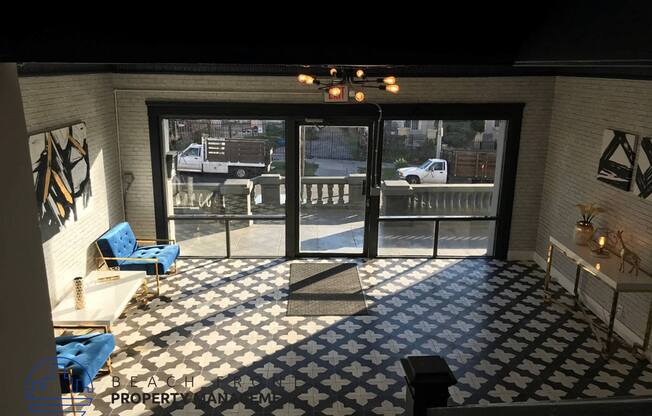 Welcome to 747 S. New Hampshire Ave.