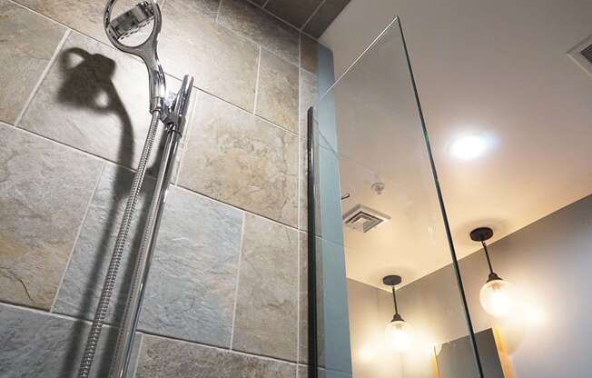 Onota Suite 303 - Bathroom