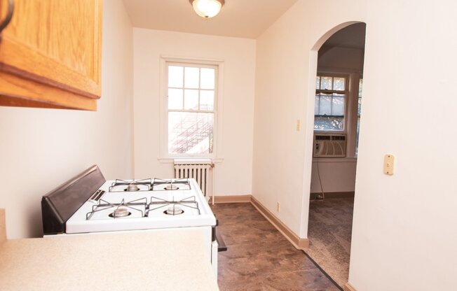1 bed, 1 bath, 560 sqft, $855, Unit 55-21