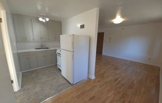 1 bed, 1 bath, $1,750, Unit 3