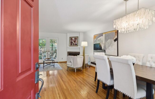 Delightful 3/3bth End-Unit Townhouse in Central Mountian View
