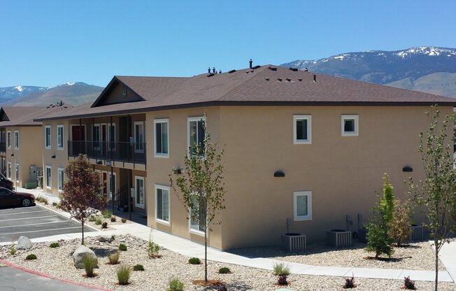 3 beds, 2 baths, 1,125 sqft, $1,995, Unit 2109